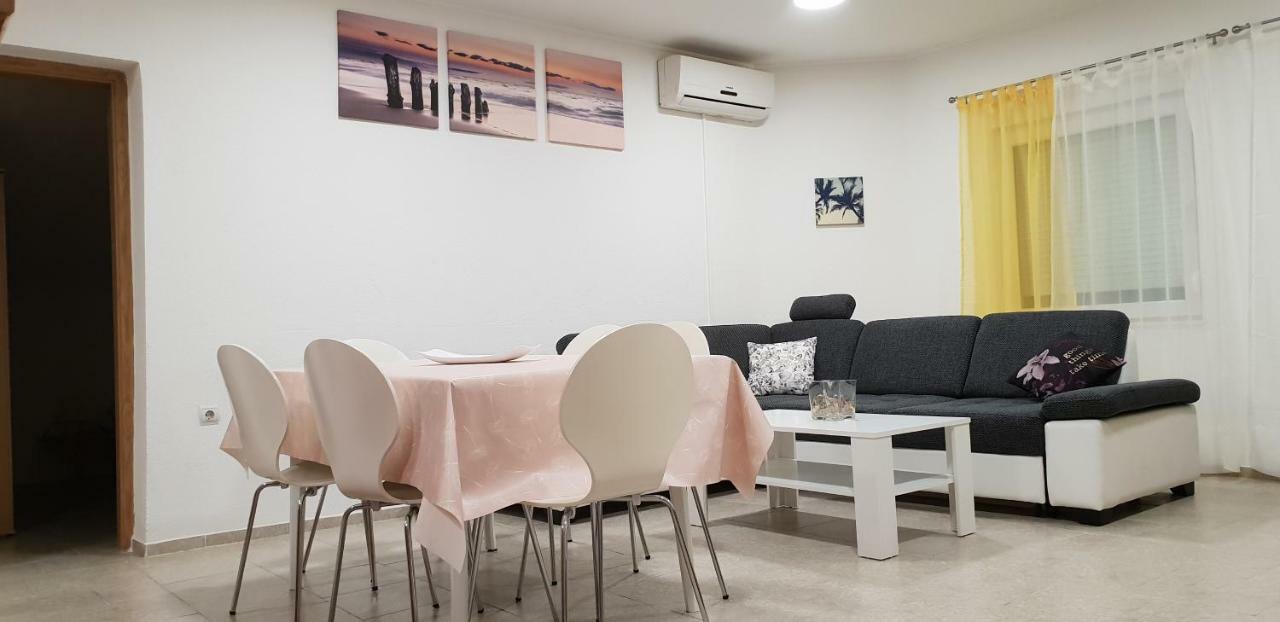 Apartma Jelka Novigrad Istria Eksteriør billede