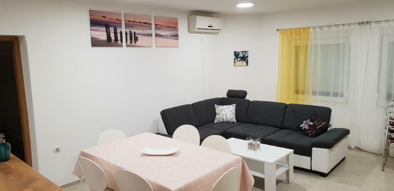 Apartma Jelka Novigrad Istria Eksteriør billede